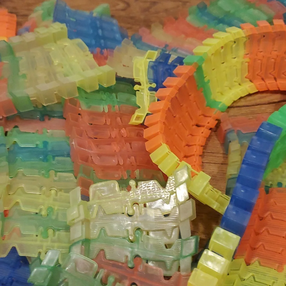 Colorful Flexible Track Set - Picture 4 of 5